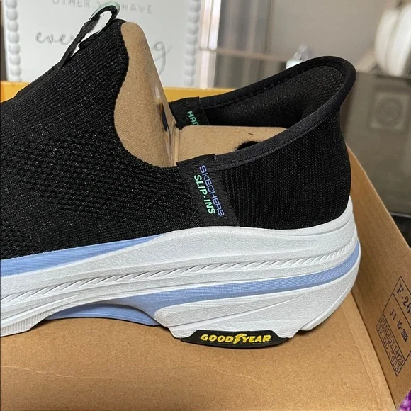 Skechers Black and Blue Max Cushion arch fit Slip-Ons - Picture 5 of 11